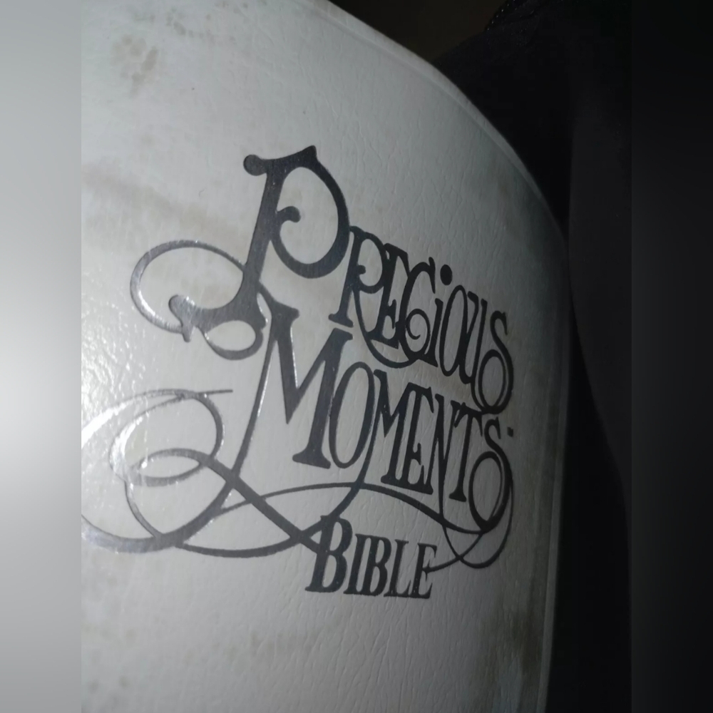 Precious Moments Bible w Zipper Cover Christian Fish Cross Engraved Zipper Pulls